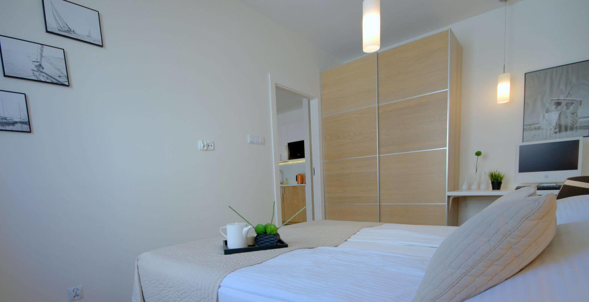 Irs Royal Apartments Apartamenty Irs Trzy Zagle Гданск Екстериор снимка
