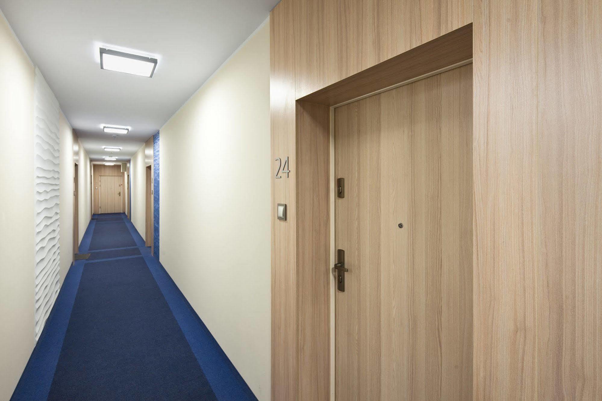 Irs Royal Apartments Apartamenty Irs Trzy Zagle Гданск Екстериор снимка